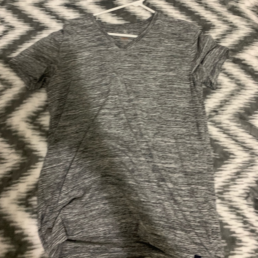 American eagle v neck